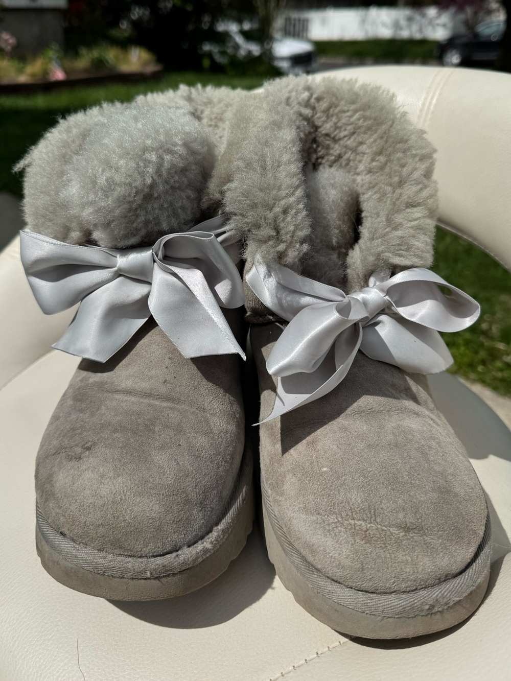UGG Gita Bow Mini Boots in Grey Size 9 Womens
